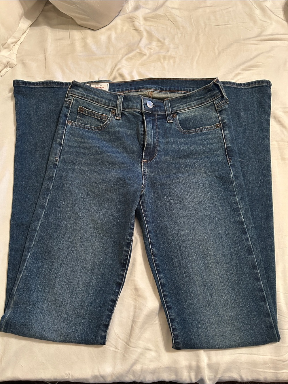 GAP Perfect Boot Mid Rise Bootcut Jeans Size 27R Medium Wash Stretch Denim